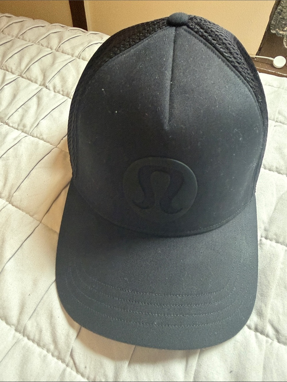 lululemon athletica Men's Black Logo Trucker Hat